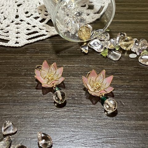 🪷蓮の花ピアス（水晶&ピンク）🪷