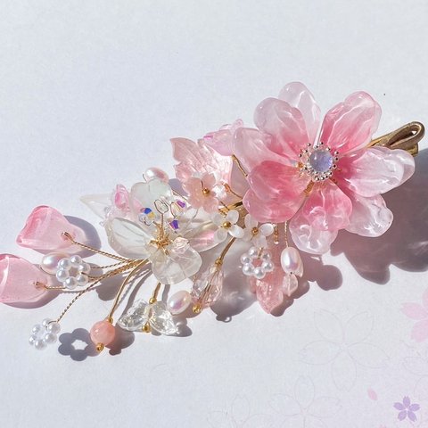 【1点のみ】八重咲桃の花と春ブーケのヘアクリップ