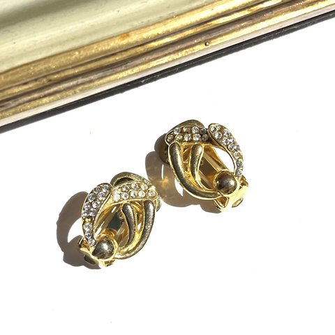 1061 90s VINTAGE EARRING  ゴールドフラワーヴィンテージ　イヤリング　アンティーク  フラワー　大ぶり　クリップコスチューム　ゴールド　丸　ギフト　メンズ　パーティー