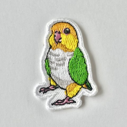 シロハラインコ【黒い瞳】刺繍ワッペン(アイロン接着)