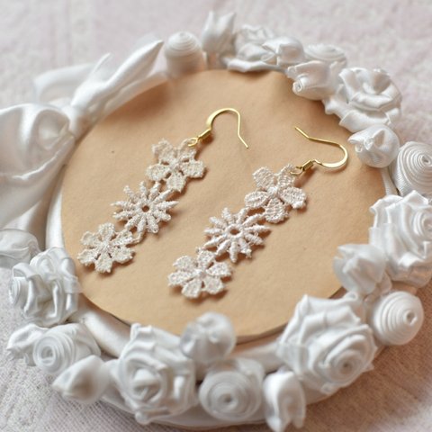 フラワーレースピアス*ivory flowers*