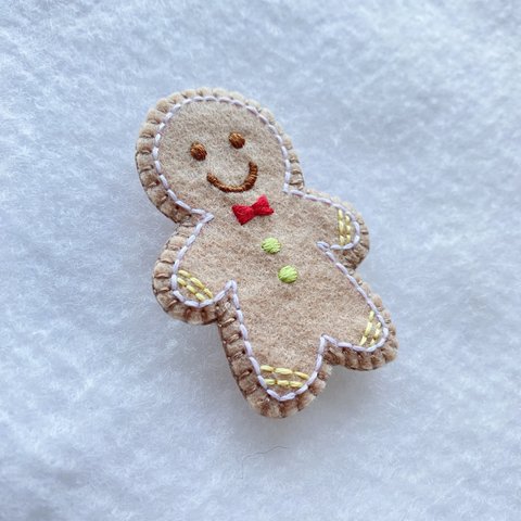 アイシングクッキー風刺繍ブローチ(白)