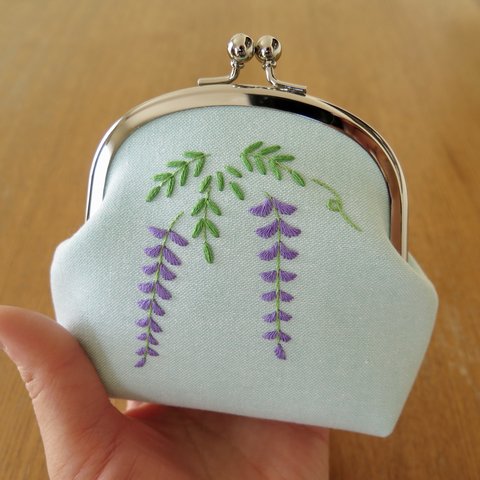 手刺繍のがま口〈 ふじ〉