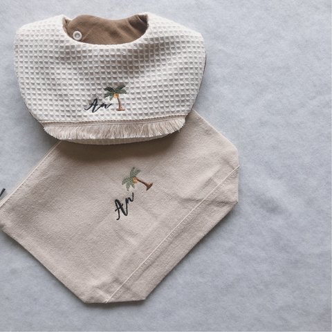 ˗ˏˋ 2set  ˎˊ˗  ヤシの木 刺繍のスタイ&ポーチ