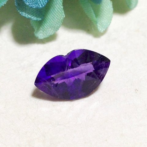 アメシスト＊リップ・カット＊7.5×12.5mm