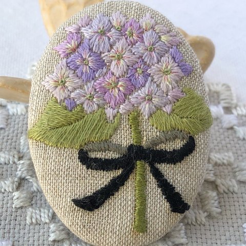 「紫陽花」刺繍ブローチ