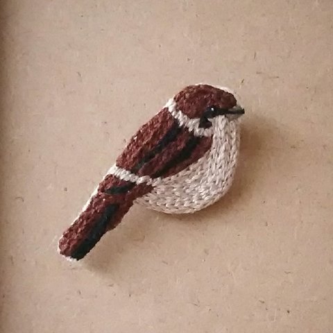 すずめの刺繍ブローチ