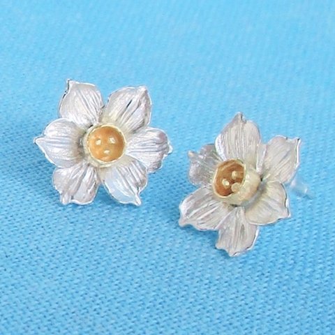 春待ちスイセンの花・ピアス 