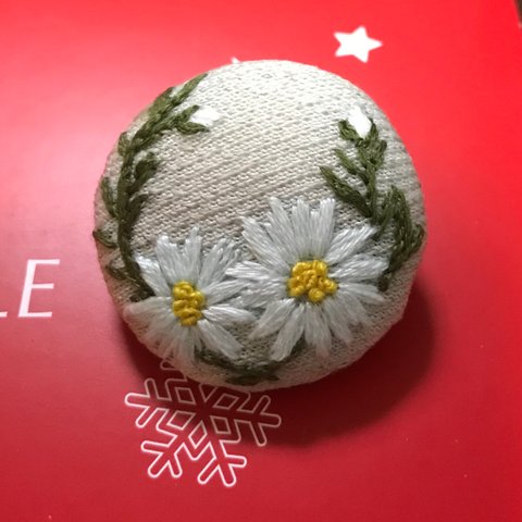 刺繍ヘアゴムor刺繍ブローチ マーガレット2