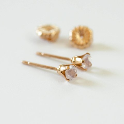 ハイドレンジアクォーツ・ピアス<14kgf>