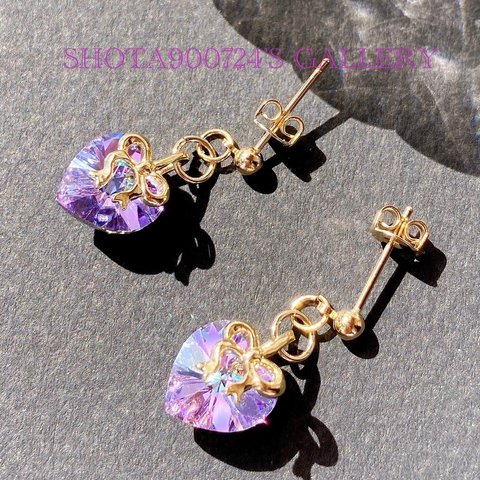 💜レアカラー［再販］Swarovski  ヴィトラルライト　ハート💜とリボン🎀の耳飾り　樹脂ピアス　ノンホールピアス　イヤリング　#SSコレクション2022