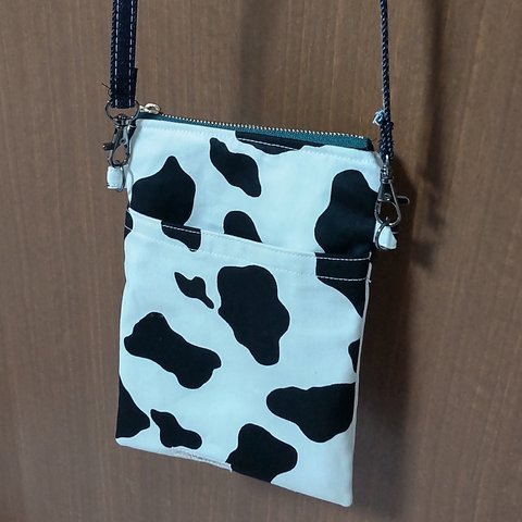 牛柄ミニサコッシュバッグ🐮