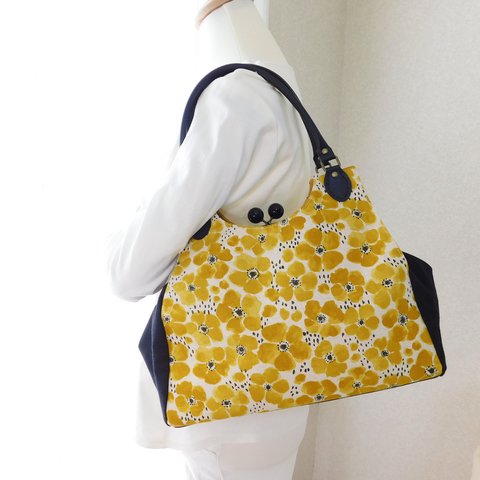 【新作】黄色いお花柄　あおりがま口バッグ
