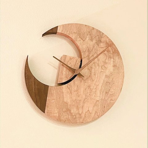 三日月掛け時計・寄木（メープル×ウォルナット）インテリア・リビング・カフェ・木製