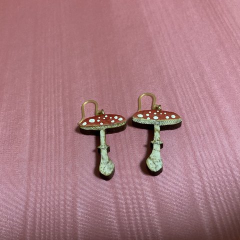 ベニテングタケピアス