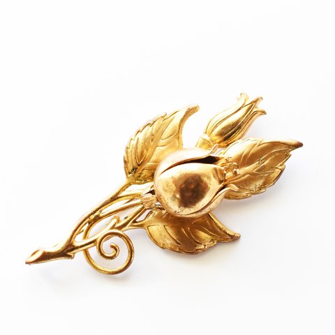 Vintage　1940s'　 rose bud　motif 　brooch