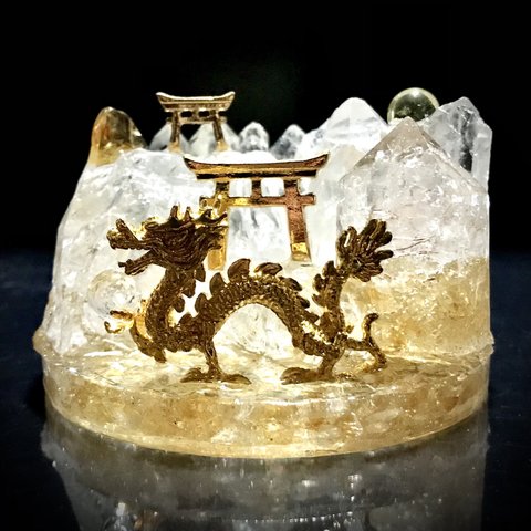 ✨宝水晶を掴む龍✨浄化のオブジェ✨オルゴナイト✨鳥居✨神社✨シトリン　水晶