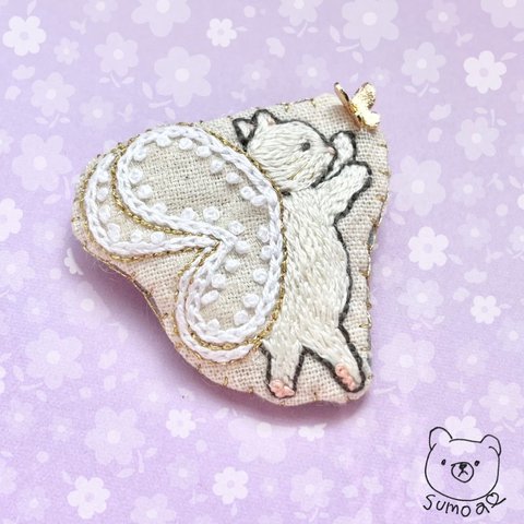 ちょうちょと猫＊刺繍ブローチwhite