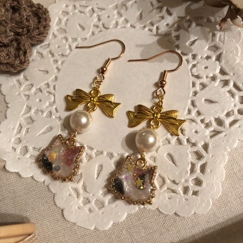 ＊ハンドメイド＊レジンゆらゆらニャンコのピアス②