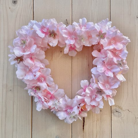 春の桜の花ハートリース