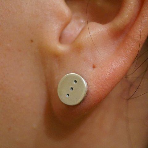 button pierce (silver)