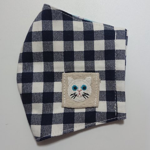 白猫さん 刺繍ワッペンのマスク＊