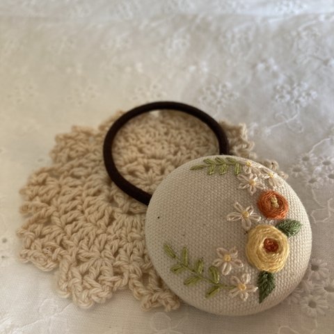 秋っぽカラー　刺繍ヘアゴム