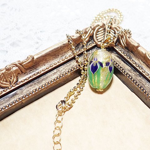  《菖蒲のネックレス(その２）　金箔　とんぼ玉　ハンドメイド　ガラス製》