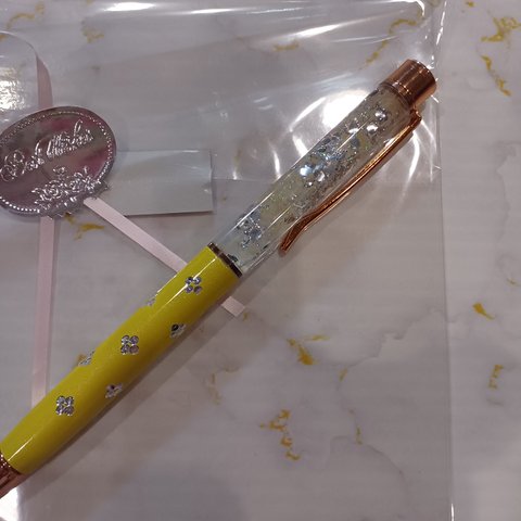 キラキラ☆ハーバリウムボールペン　ペン　筆記用具