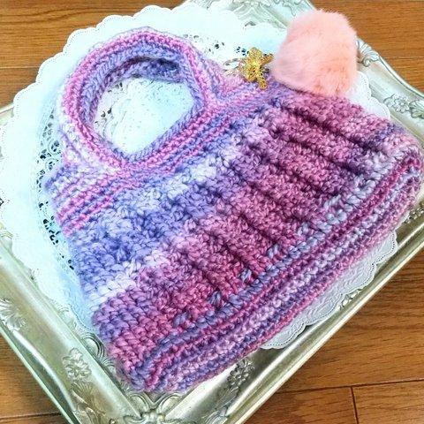 お散歩ニットバッグ・リボン&ピンクのフアーチャーム・かぎ針編み