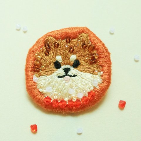 ビーズがきらきら✨柴犬の刺繍ブローチ🐕/犬/ペット/ドック/かわいい