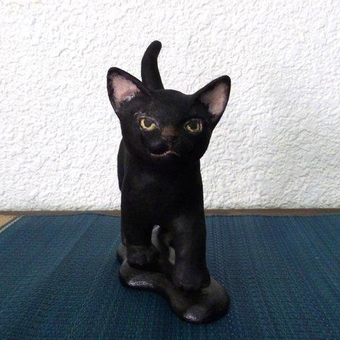 和紙で彩る　歩く黒猫の人形
