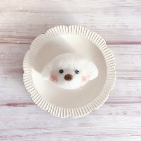 白い犬ちゃんブローチ