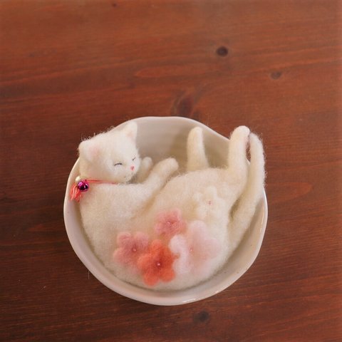 花さら猫　Φ13.5cm　　