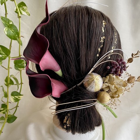カラーリリーの髪飾り　カラー　ドライフラワー　ゴールド　レッド　紫　バイオレット　結婚式　成人式　卒業式　前撮り　ウェディング　ブライダル　着物　和装　袴