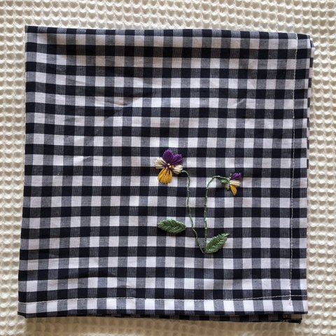 刺繍のハンカチ☆ビオラ