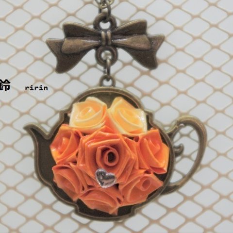 【sale】ロザフィ　薔薇のティーポットネックレス　オレンジ