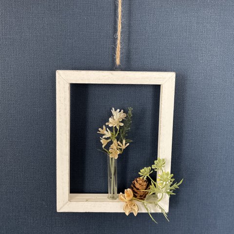 ピンで飾れる　シンプルな壁掛けフェイクグリーン