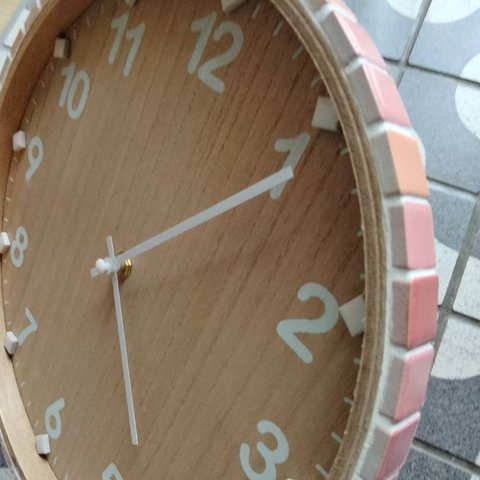 モザイクタイルのWOOD時計