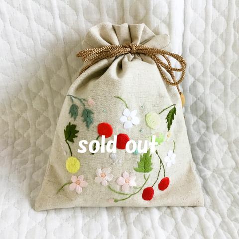 花刺繍の巾着～花とサクランボ～