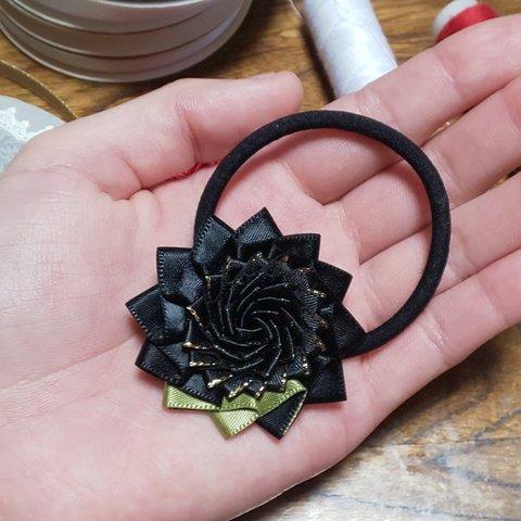 ロゼットヘアゴム 黒いお花