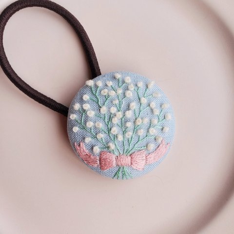 刺繍　ヘアゴム　かすみ草  ブローチに変更可能