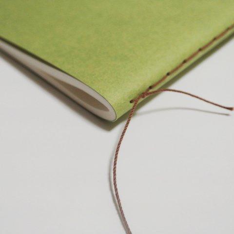 紙と糸ノート（キウイ）