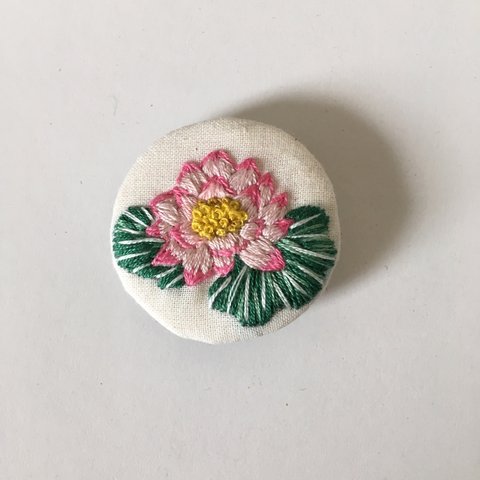 刺繍ブローチ  蓮の花