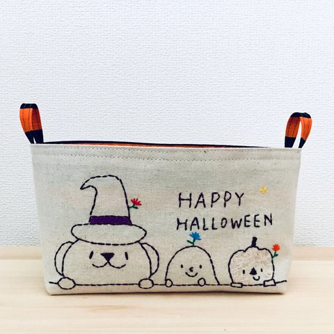 ハロウィンのお菓子入れ