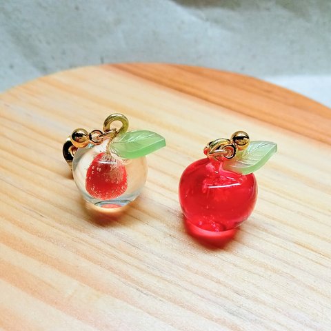 お試し価格【ミニリンゴのピアス】 ピアス　ミニチュア　アクセサリー