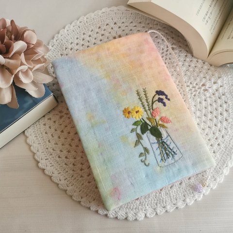 手刺繍のブックカバー/フラワーベース