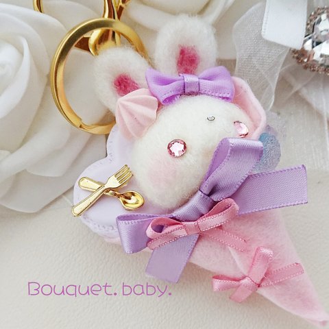 ミニクレープキーホルダー💗うさ🎀リボン୨୧キッズ୨୧プレゼントにも💛 Bouquet & baby 