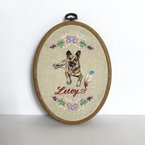 Letty様オーダー品☆犬の手刺繍のポートレート