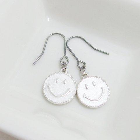 ❤SALE❤*P04***ニコちゃんパーツ☆大人可愛いピアス